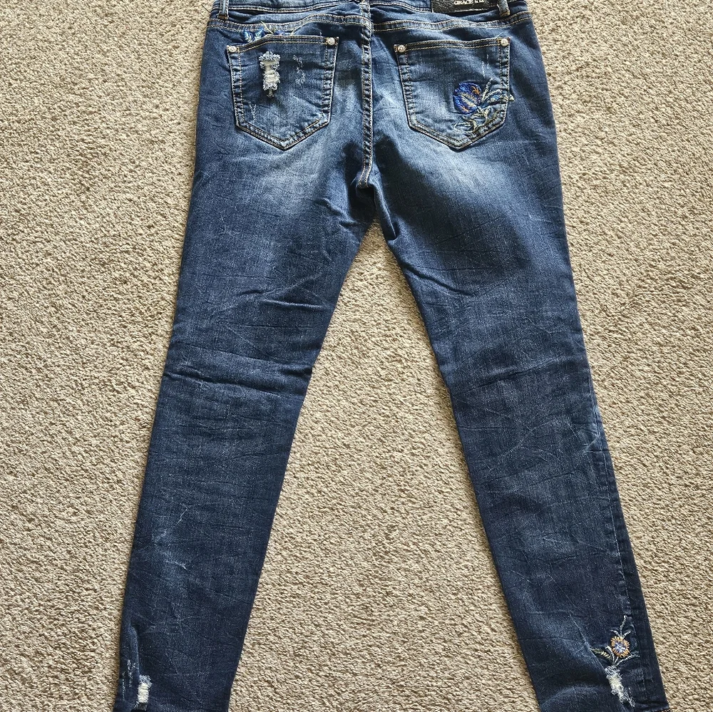 Embroidered Jeans - Picture 7 of 11